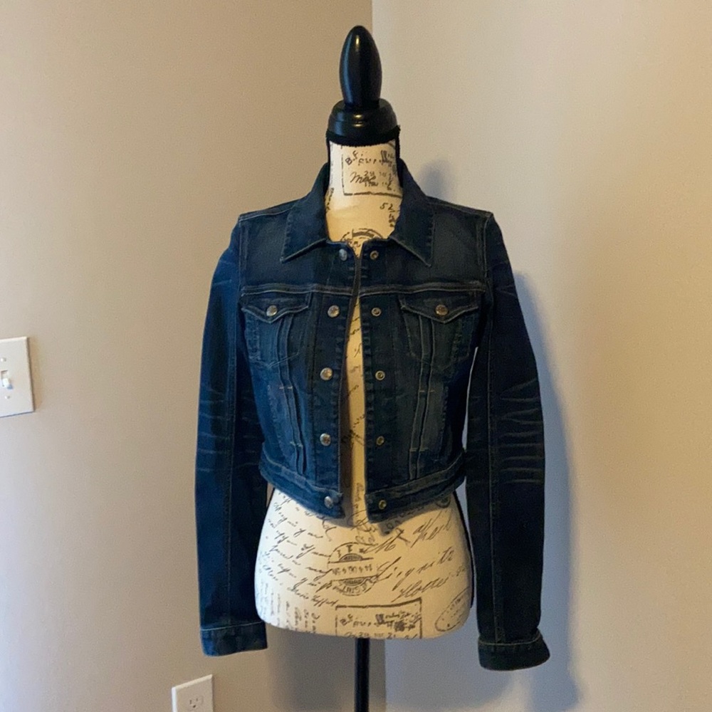 ✨Guess✨ Crop Top Jean Jacket